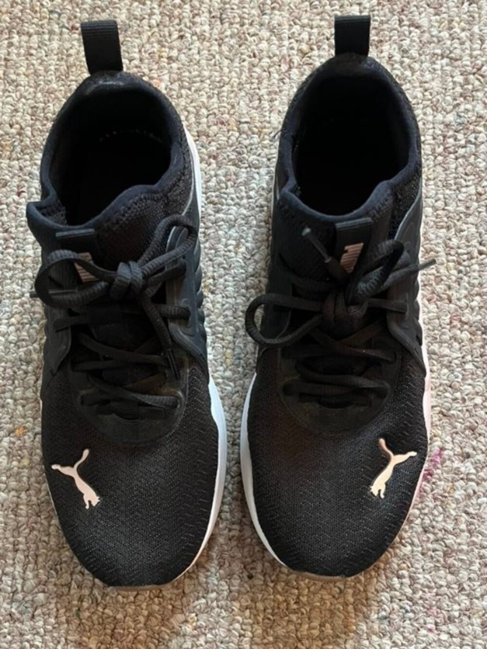 Women's PUMA Sneakers - Size 8 - Excellent Condition